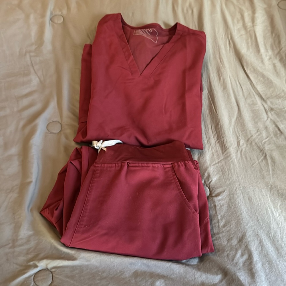 Figs Maroon L/P joggers and two pocket Large top